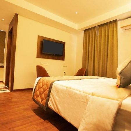 Super Hotel O Nar Comforts Near Ksr Railway Station 벵갈루루 외부 사진